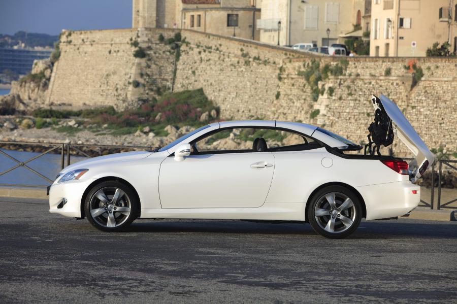  Lexus IS250C 2008 года  (фото 56 из 113)